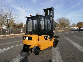 Empilhador de contrapeso 4 rodas Caterpillar EP50 - 4