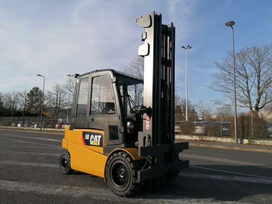 Empilhador de contrapeso 4 rodas Caterpillar EP50 - 1