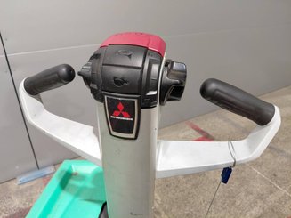 Porta-paletes eléctrico com condutor a pé Mitsubishi PBP16N2 - ACCOMPAGNANT
