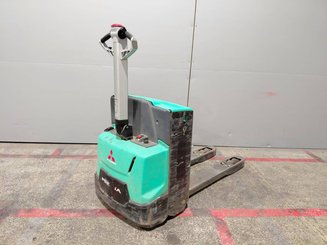 Porta-paletes eléctrico com condutor a pé Mitsubishi PBP16N2 - ACCOMPAGNANT