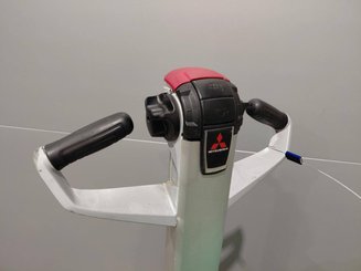 Porta-paletes eléctrico com condutor a pé Mitsubishi PBP16N2 - ACCOMPAGNANT