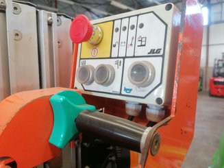 Plataforma com mastro vertical JLG TOUCAN DUO