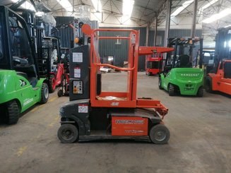 Plataforma com mastro vertical JLG TOUCAN DUO
