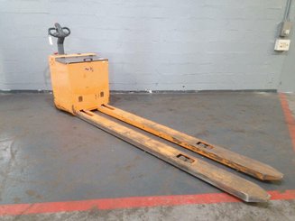 Porta-paletes eléctrico com condutor a pé OMG 330K - 1