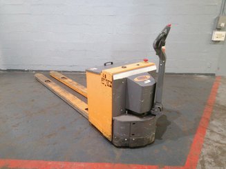 Porta-paletes eléctrico com condutor a pé OMG 330K - 4