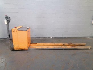 Porta-paletes eléctrico com condutor a pé OMG 330K - 1