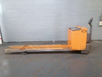 Porta-paletes eléctrico com condutor a pé OMG 330K - 5