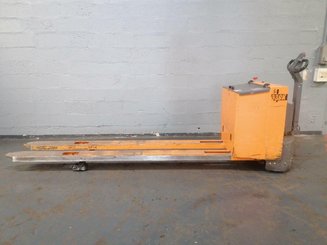 Porta-paletes eléctrico com condutor a pé OMG 330K - 4