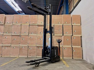 Stacker com condutor a pé Hangcha CDD16-AC1-L