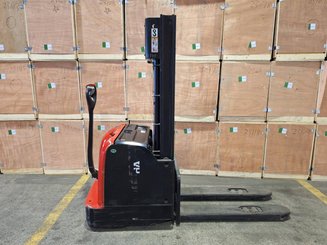 Stacker com condutor a pé Hangcha CDD16-AC1-L