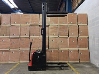 Stacker com condutor a pé Hangcha CDD16-AC1-L