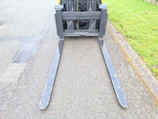 Empilhador de contrapeso 4 rodas Hyster H5.5FT - 12