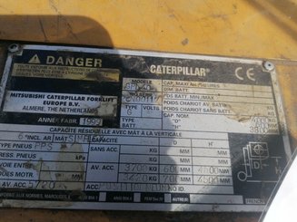 Empilhador de contrapeso 4 rodas Caterpillar GPL40 - 5