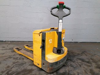 Porta-paletes eléctrico com condutor a pé Jungheinrich EJE116 - 2