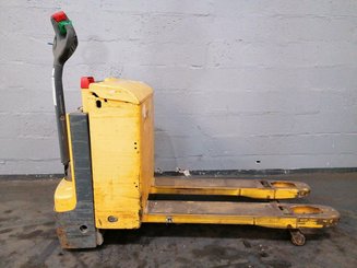 Porta-paletes eléctrico com condutor a pé Jungheinrich EJE116 - 5