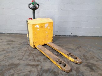 Porta-paletes eléctrico com condutor a pé Jungheinrich EJE116 - 6