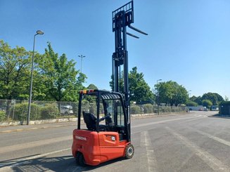 Empilhador de contrapeso 3 rodas Hangcha A3W18