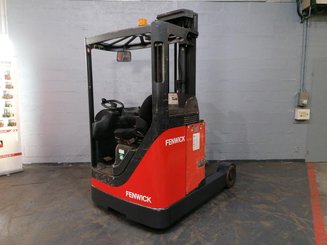 Empilhador retráctil Fenwick R20 - 4