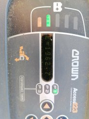 Porta-paletes eléctrico com condutor transportado Crown RT4000