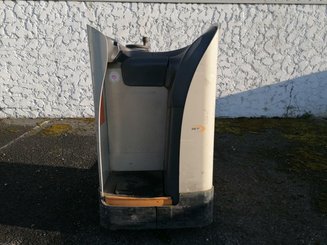 Porta-paletes eléctrico com condutor transportado Crown RT4000