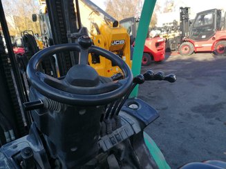 Empilhador de contrapeso 4 rodas Caterpillar GP30N