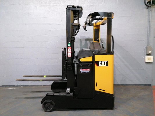 Empilhador retráctil Caterpillar NR16N - 1