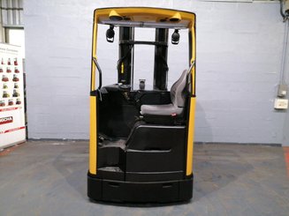 Empilhador retráctil Caterpillar NR16N