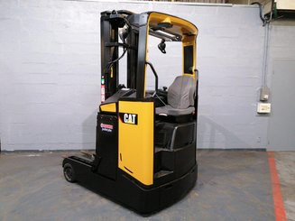 Empilhador retráctil Caterpillar NR16N