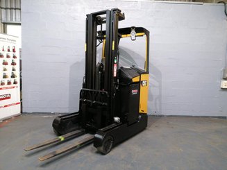 Empilhador retráctil Caterpillar NR16N