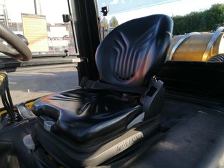 Empilhador de contrapeso 4 rodas Hyundai 40L-7A