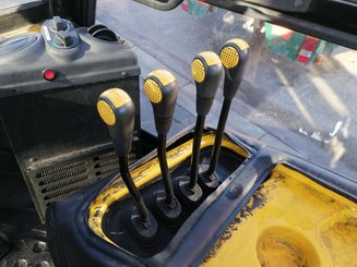 Empilhador de contrapeso 4 rodas Hyundai 40L-7A