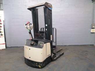 Levantador com braços circundantes Crown SHR5520-1.1