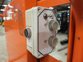 Plataforma com mastro vertical JLG TOUCAN DUO