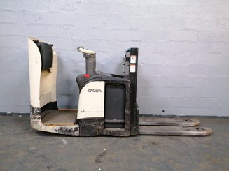 Stacker com condutor transportado Crown DT3040 - 5