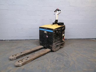 Porta-paletes eléctrico com condutor transportado Caterpillar NPV20N2 - 6