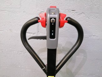 Porta-paletes eléctrico com condutor a pé EP EPT12-EZ PRO - 8