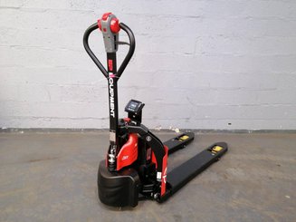 Porta-paletes eléctrico com condutor a pé EP EPT12-EZ PRO - 2