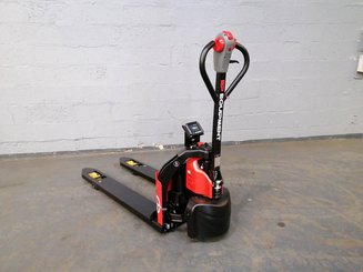 Porta-paletes eléctrico com condutor a pé EP EPT12-EZ PRO - 4