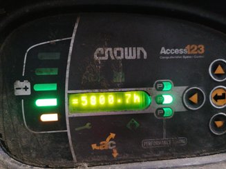Porta-paletes eléctrico com condutor a pé Crown WT3060-2.0 - 8