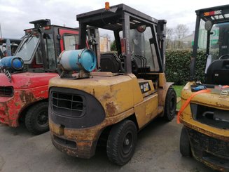 Empilhador de contrapeso 4 rodas Caterpillar GP45K2