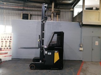 Empilhador retráctil Caterpillar NR20N2H