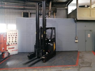 Empilhador retráctil Caterpillar NR20N2H