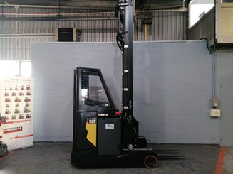 Empilhador retráctil Caterpillar NR20N2H