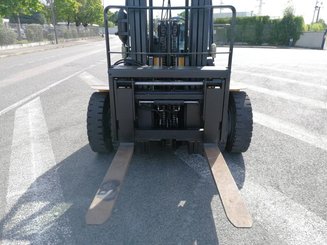 Empilhador de contrapeso 4 rodas Caterpillar GP40N