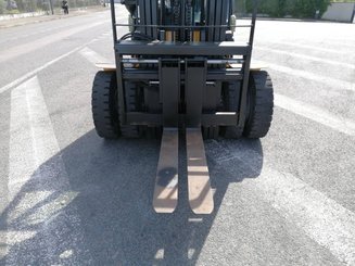 Empilhador de contrapeso 4 rodas Caterpillar GP40N
