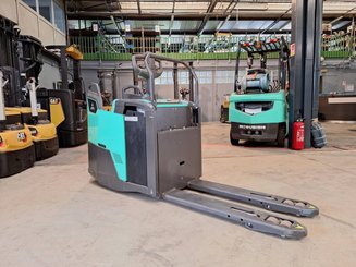 Porta-paletes eléctrico com condutor transportado Mitsubishi PBF25N3R MITSUBISHI