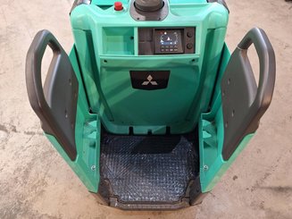 Porta-paletes eléctrico com condutor transportado Mitsubishi PBF25N3R MITSUBISHI