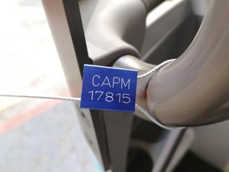 Empilhador retráctil UniCarriers COMPACT UND140 - 12