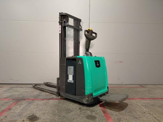 Levantador com plataforma dobrável Mitsubishi SBV12P - 1