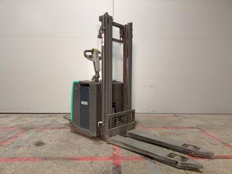 Levantador com plataforma dobrável Mitsubishi SBV12P - 2